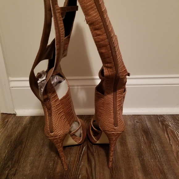 Open toe knee high boots - Picture 3 of 3